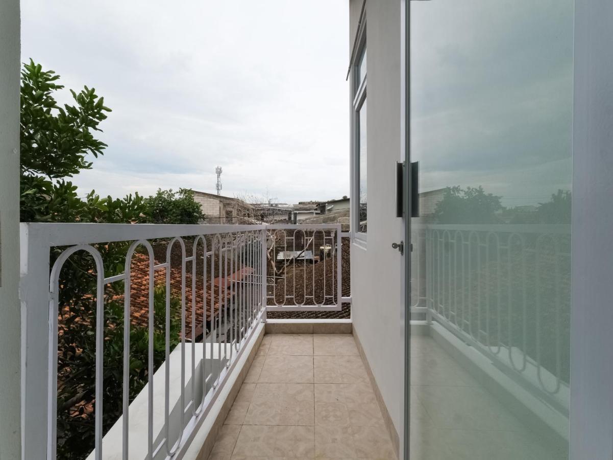Super Oyo Collection O 90023 Damar Kusumo Guest House Maguwo Exterior foto